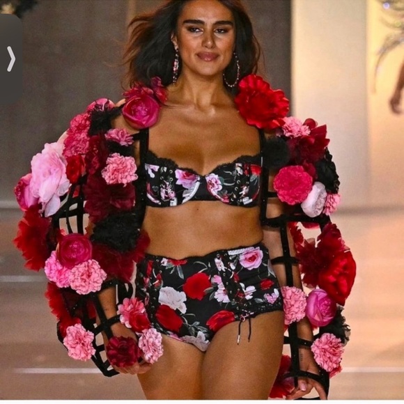 VS Very Sexy Atelier floral Satin Lace-Trim High-Waist Brief Panty - Picture 10 of 10